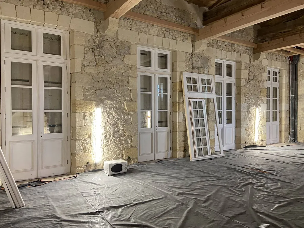 Portes-fenêtres traditionnelles mouton gueule de loup Château proche Bordeaux