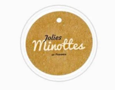 Créatrice de savons bijoux au lait de chèvre Pertuis Jolies Minottes en Provence