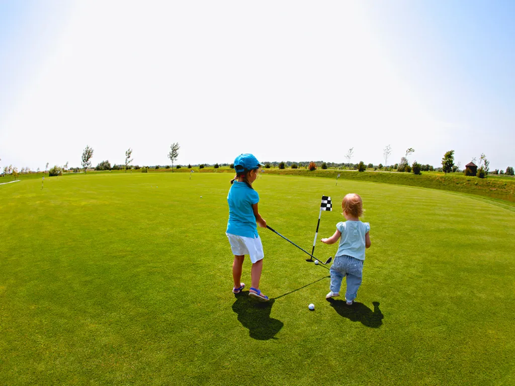 Cours de golf pour enfants au Golf de Paris 