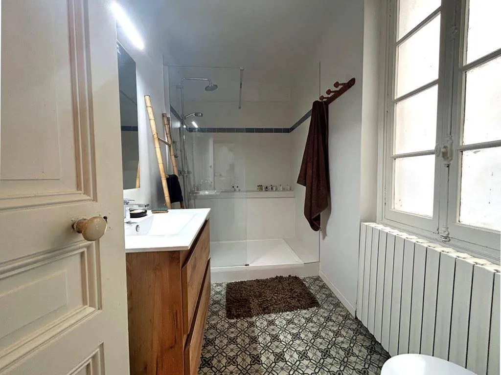 Maison de ville au cœur du centre historique, garage, terrasse, vue Mont Ventoux   