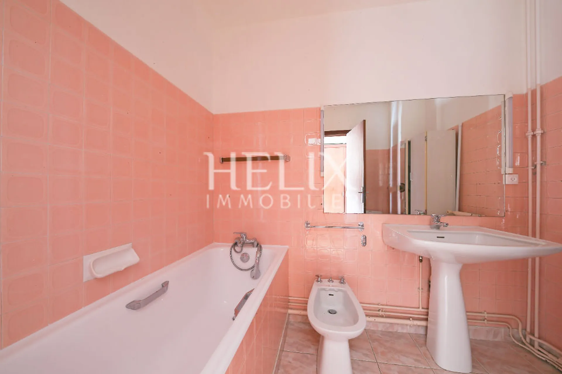 Le Pecq 4 pièces de 90 m2 - piscine - balcon - Vue sur Seine et terrasses de Saint Germain en Laye