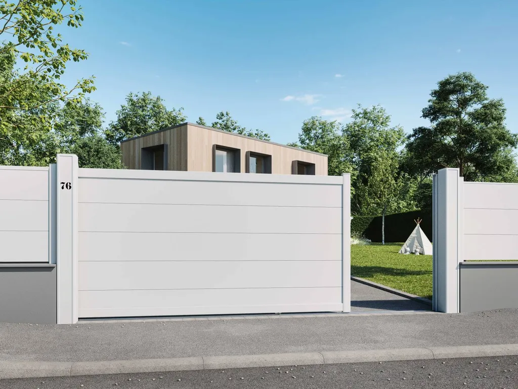Portail aluminium contemporain lames larges