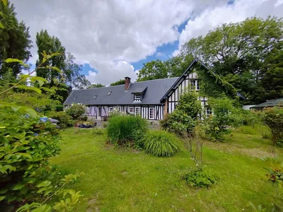 Vente d'une charmante Maison Normande avec jardin paysagé et dépendances à proximité des commodités de Pont-Audemer 27500