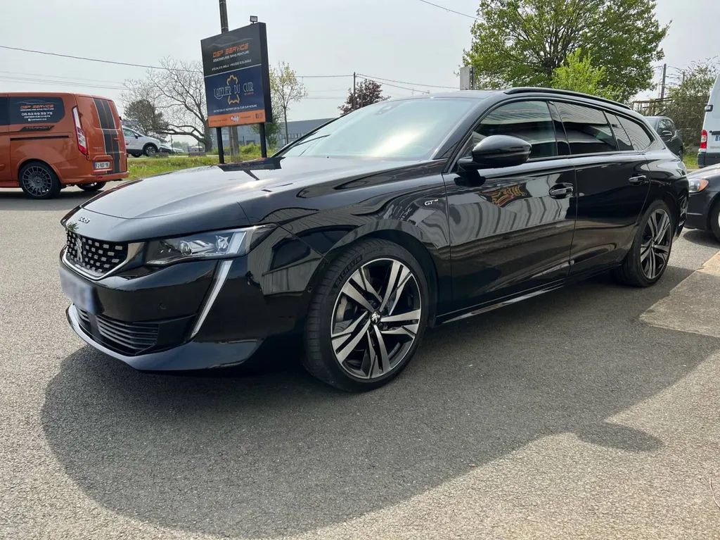 Detailing automobile et réparation d'impact à un prix abordable sur une Peugeot 508 SW GT à Le Mans (72)