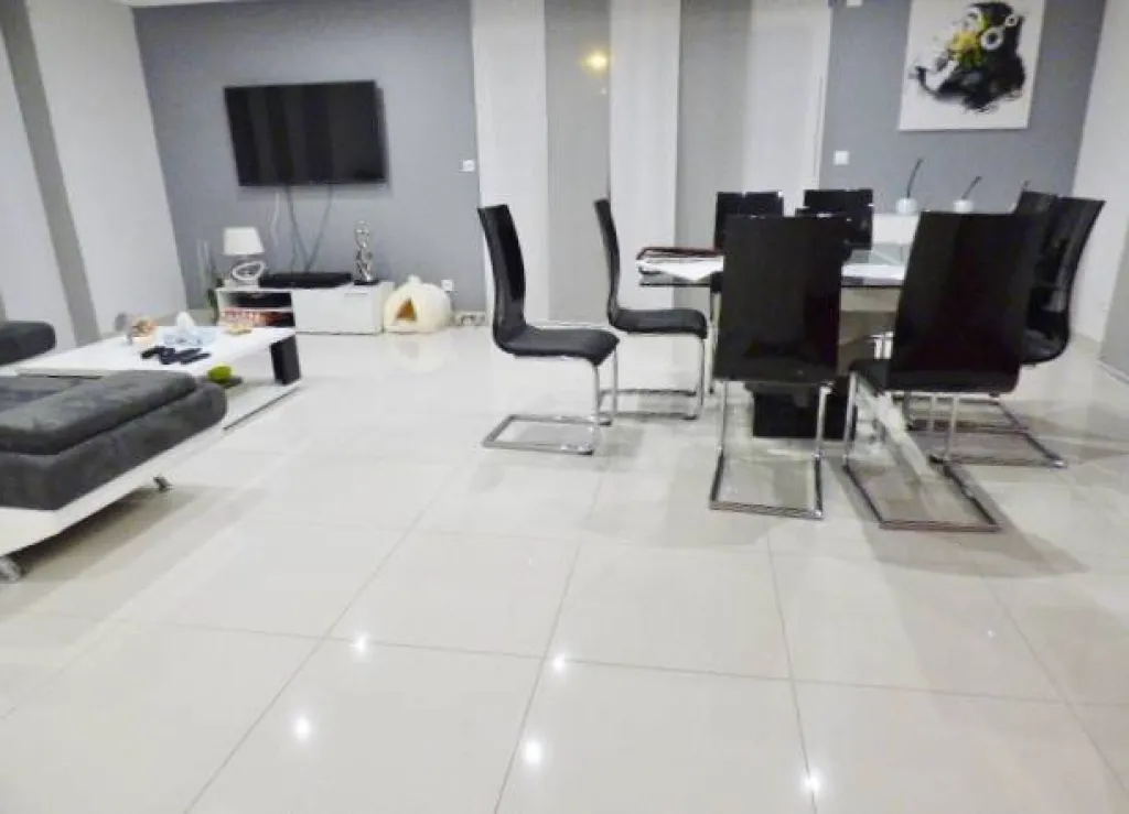A vendre contemporain avec jardin proche écoles proche La Saussaye 27