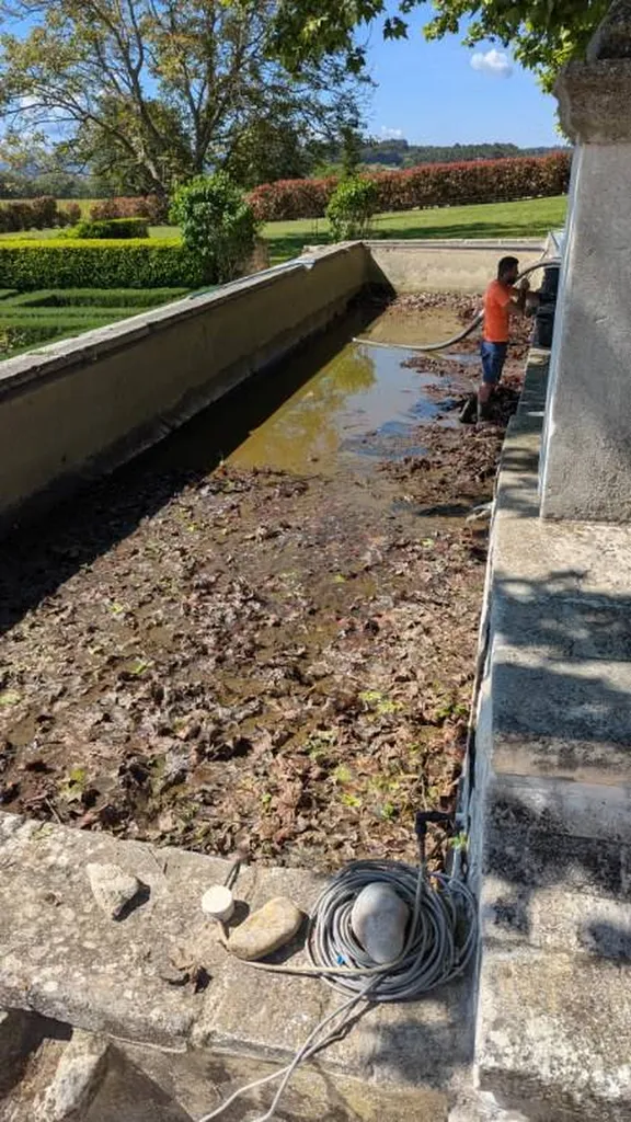 Vidange d'un bassin vers la Tour d'Aigues? Contacter nous.