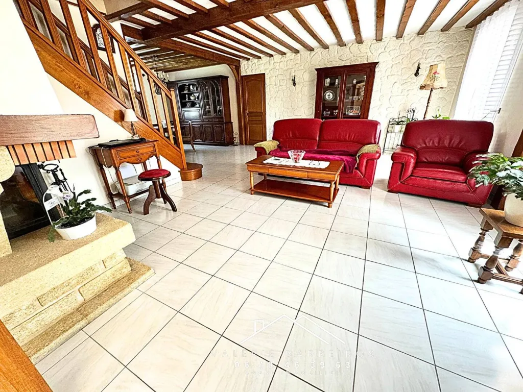 A vendre pavillon de 116 m² habitables édifiée sur 650 m² de terrain sur la commune de LA SAUSSAYE