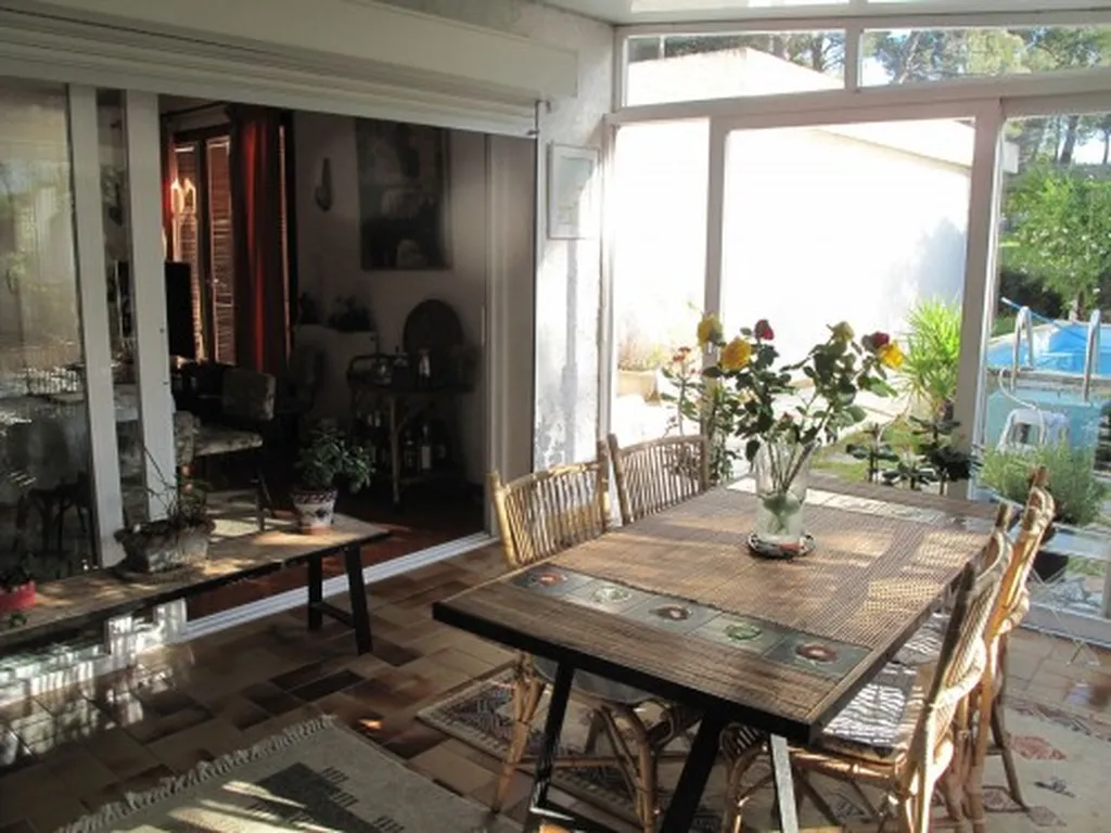 A l'achat maison 5 Cassis à toit plat avec piscine