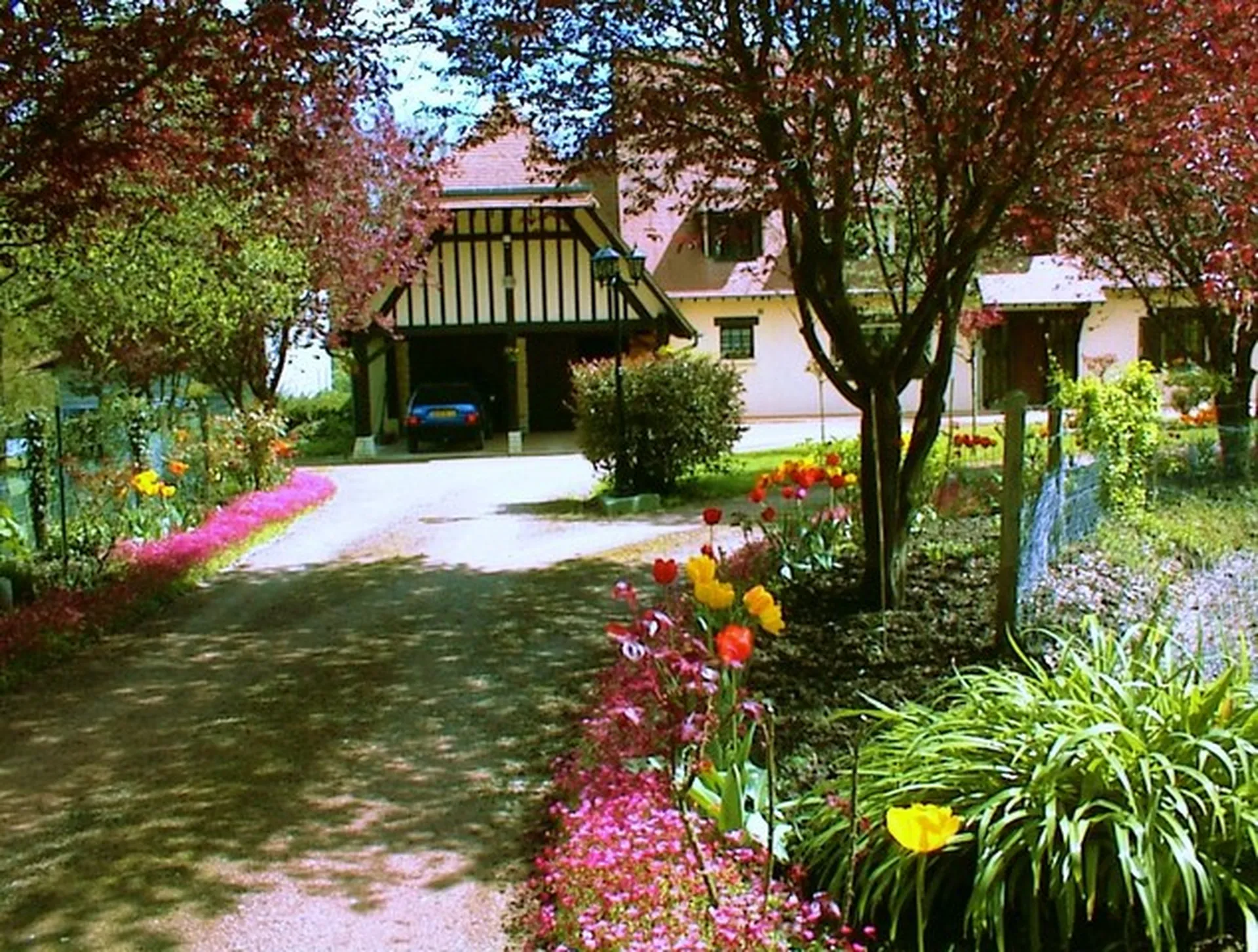 MAISON AVEC CHAMBRE AU REZ-DE-CHAUSSEE A LISIEUX