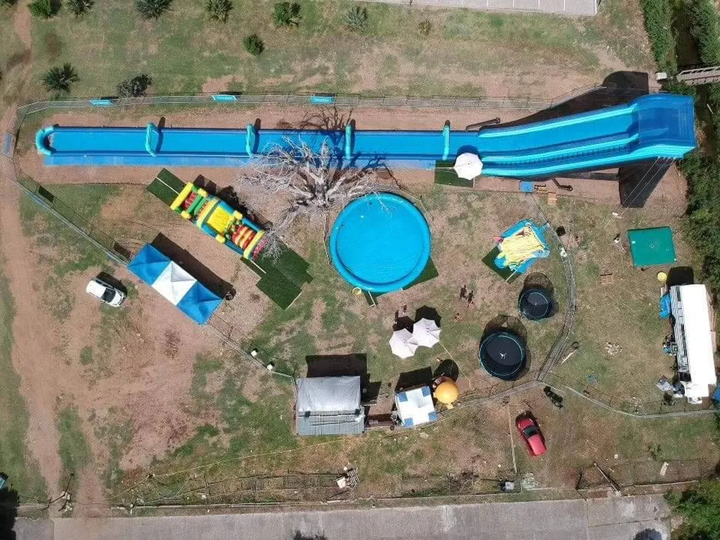 Slide inflatable aquatic 