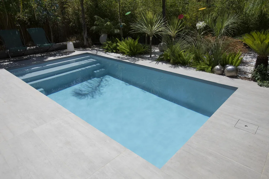 Réfection d'un gel coat d'une piscine coque polyester à La Ciotat 