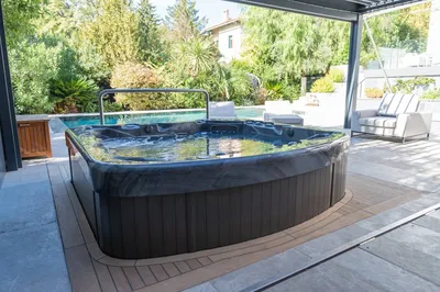 taille et capacite be well canada spa