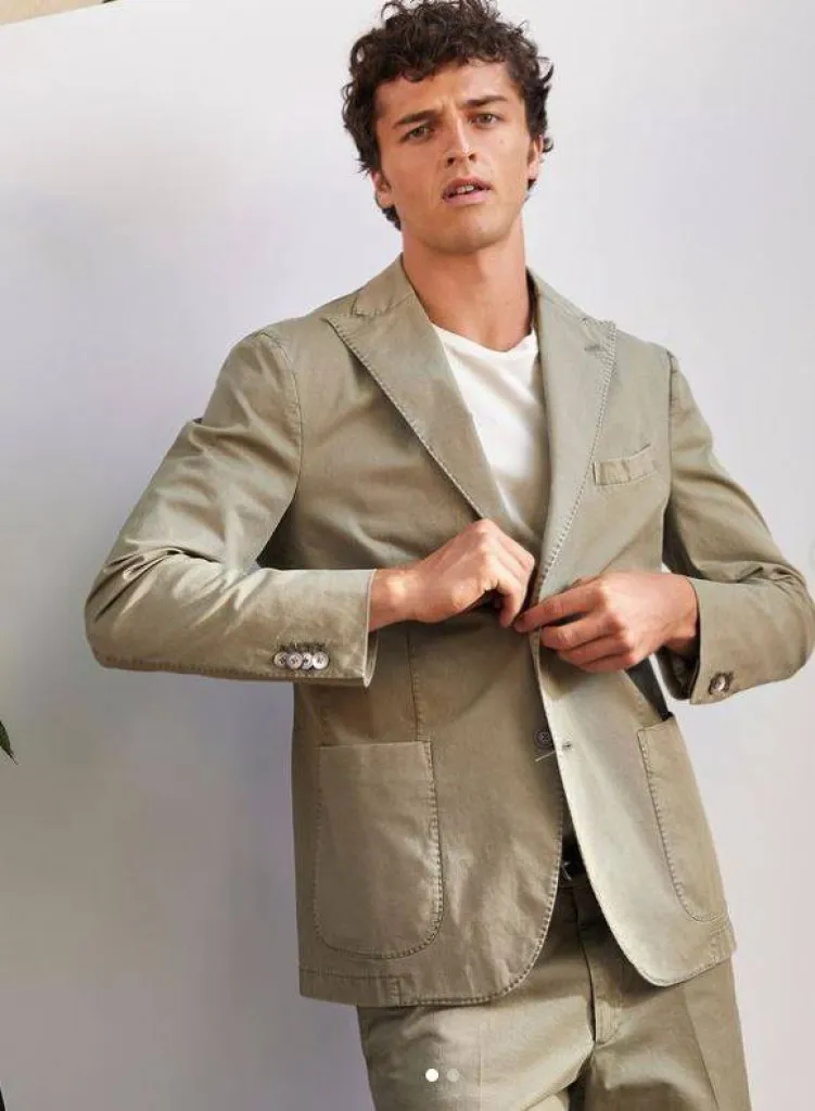 Boglioli, créateur de vêtements haut de gamme pour les hommes qui aiment le style et le chic Italien.