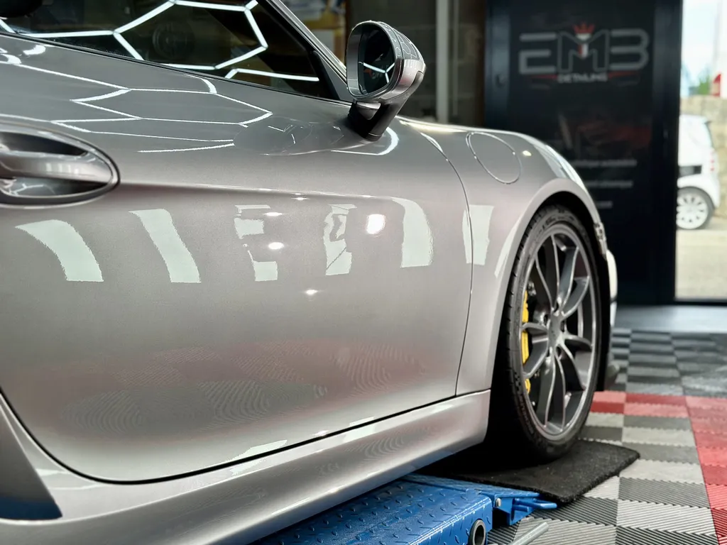 Protection carrosserie sur Limonest spécialiste porsche GT4