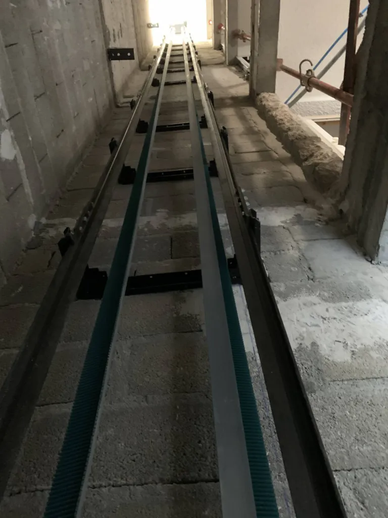 Une réalisation 6 niveaux VIMEC E10 en intérieur pour un cabinet médical près d'Arles Bouches du Rhône