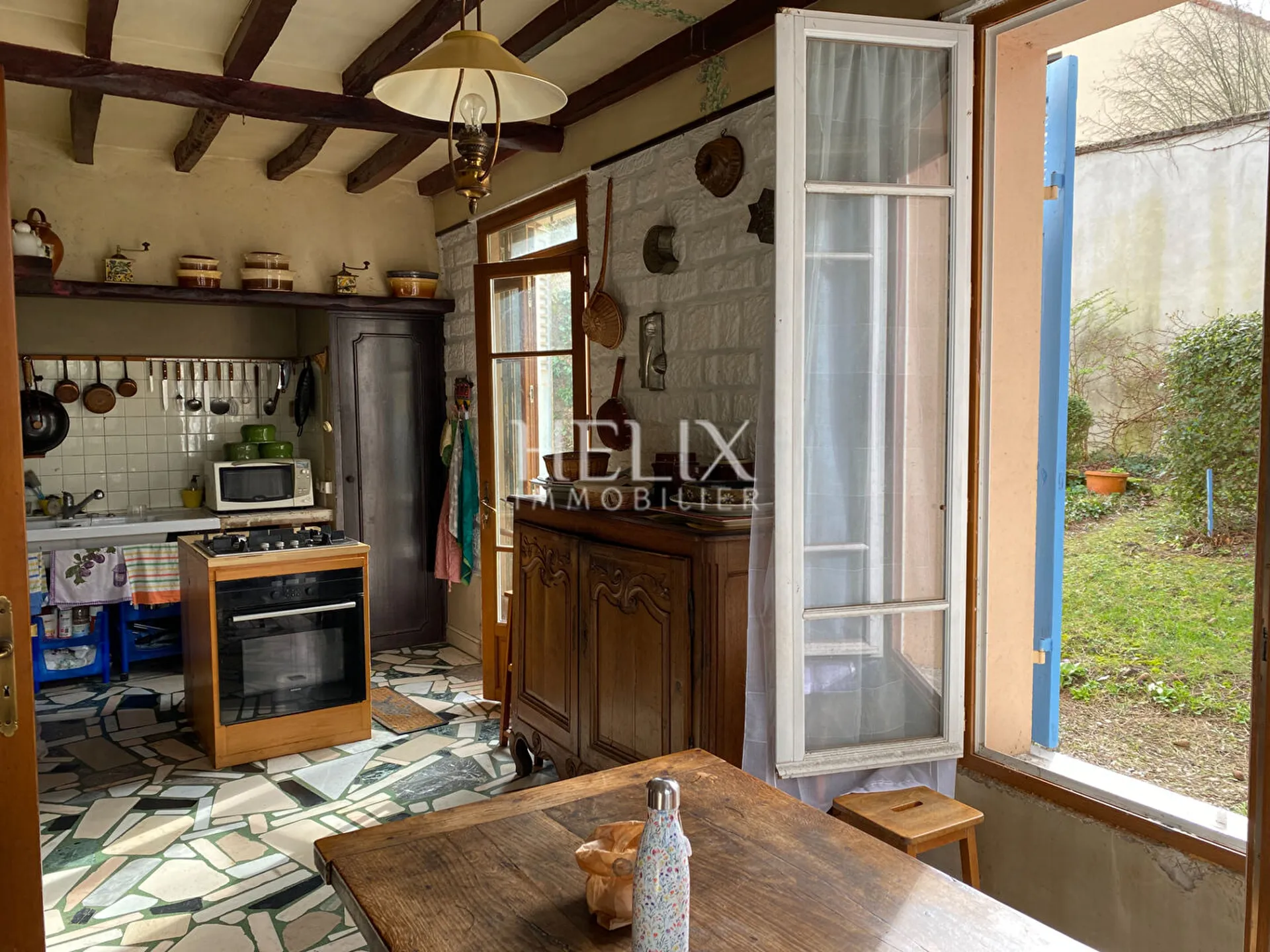 Maison 6 pièces de 135 m2 et  grande dépendance sur une parcelle de 700 M2