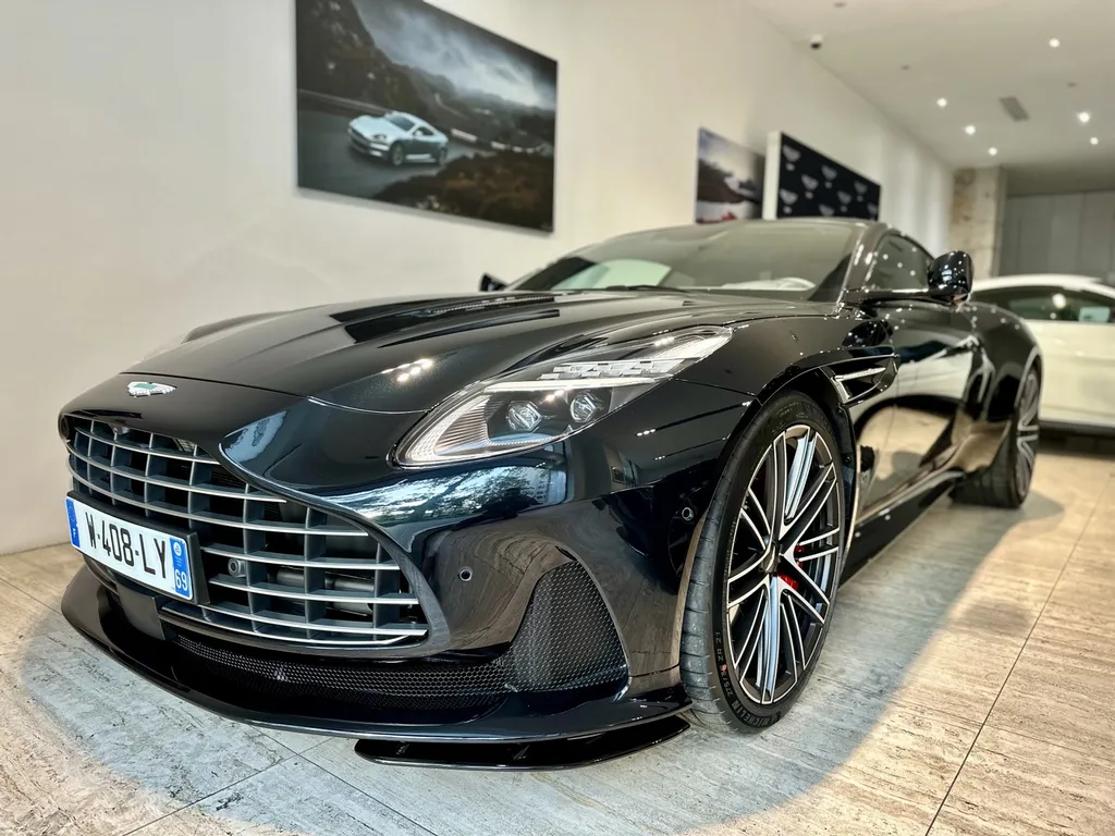 film plastique protection carrosserie film PPF Lyon traitement céramique DETAILING carosserie Aston Martin DB12 