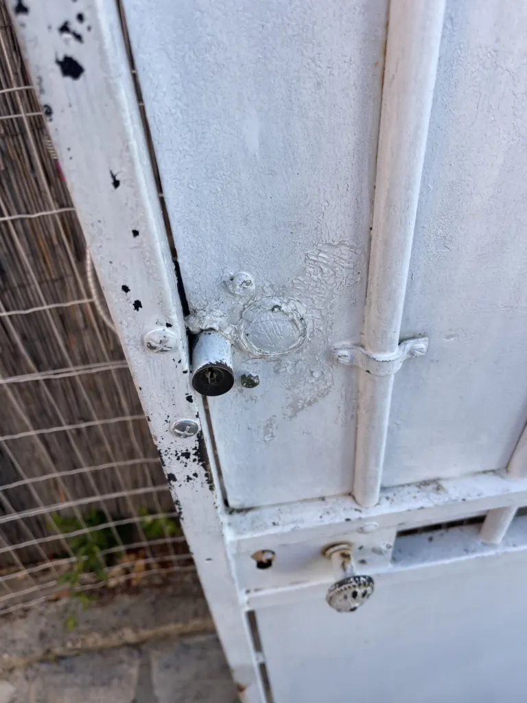 réhabilitation de portail en fer forgé à La Valette du Var limite Toulon remise en sécurité et mise en peinture