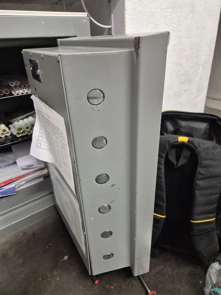 coffre-fort forestier ayant fait l'objet d'un dépannage suite à panne éléctronique