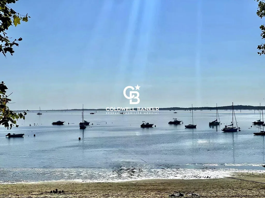 Première ligne sur le Bassin – vue panoramique et adresse confidentielle à Arès