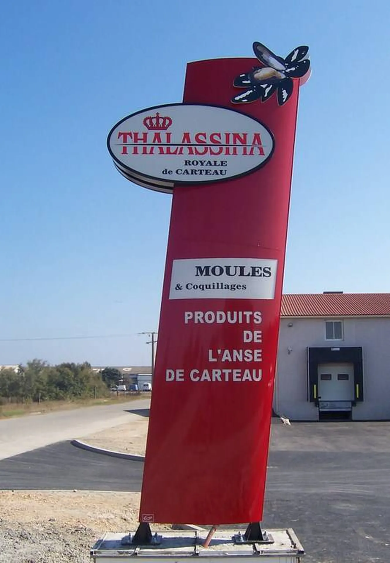 totem signalétique incliné port saint louis du rhone