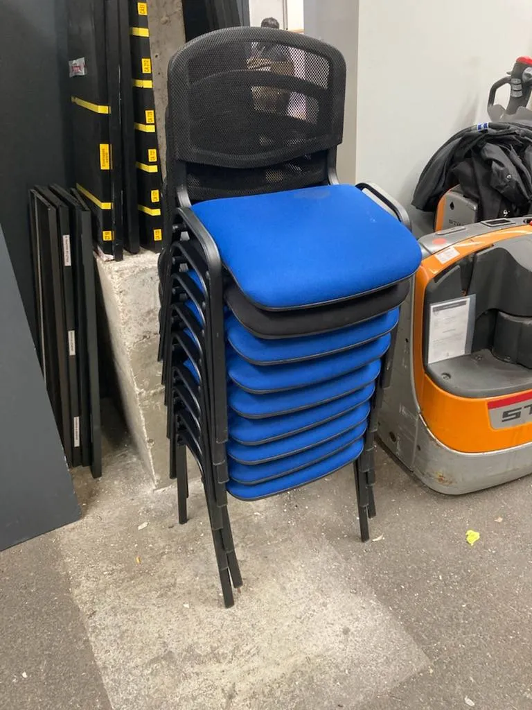 VENTE DE LOTS DE CHAISE D'ACCUEIL DANS 13016 MARSEILLE
