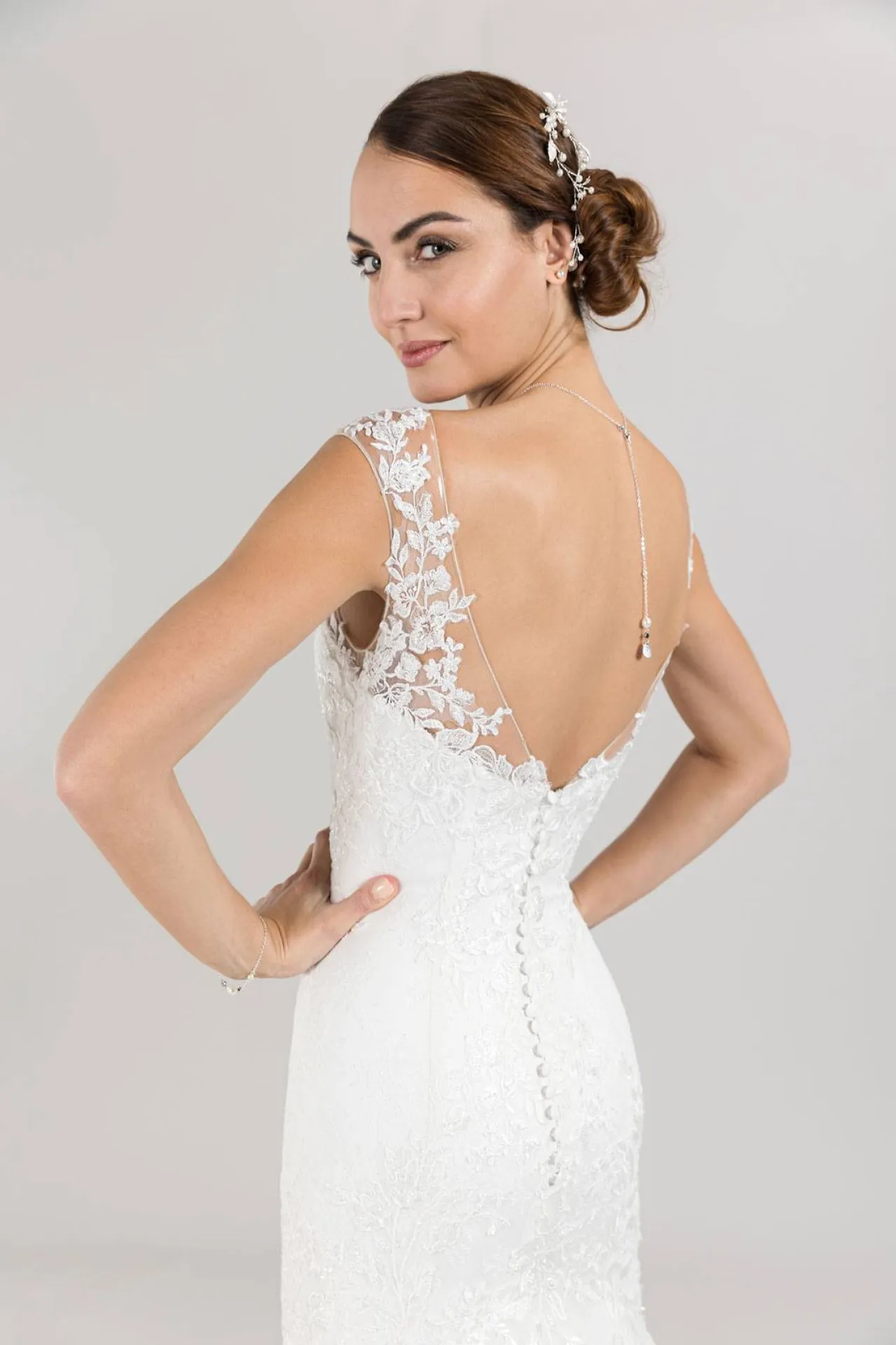 Robe de mariée forme sirène décolleté dos Marseille