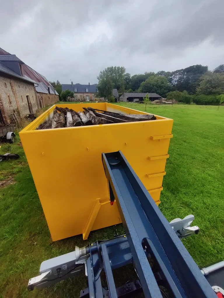 Location de benne pour le recyclage de déchets bois et construction près du Havre