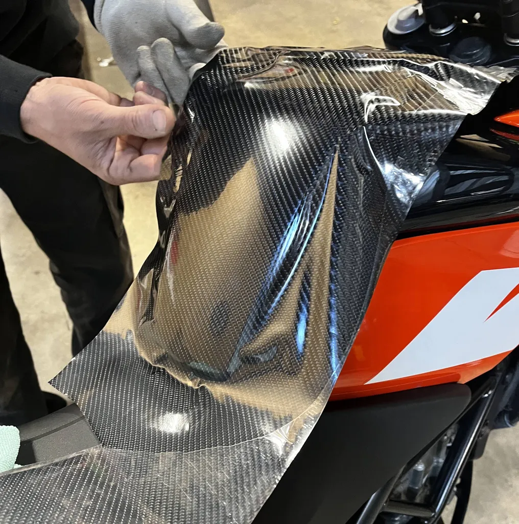 covering carbone sur une moto ktm dans le var près de toulon
