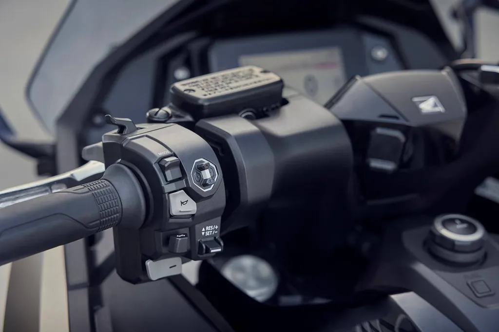SCOOTER NEUF HONDA FORZA 750 2025 DANS LE VAR