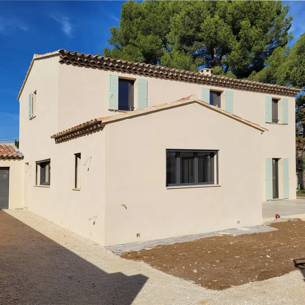 Réception d'un chantier de construction de maison individuelle sur la commune d'Aix en Provence dans les Bouches du Rhône