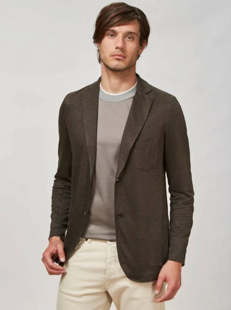 La collection Printemps-été Gran Sasso pour hommes, pour des hommes élégants.