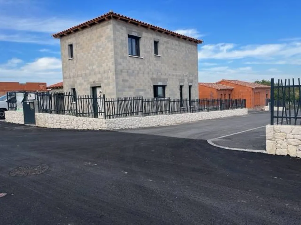 PIERRE A BATIR DE PROVENCE