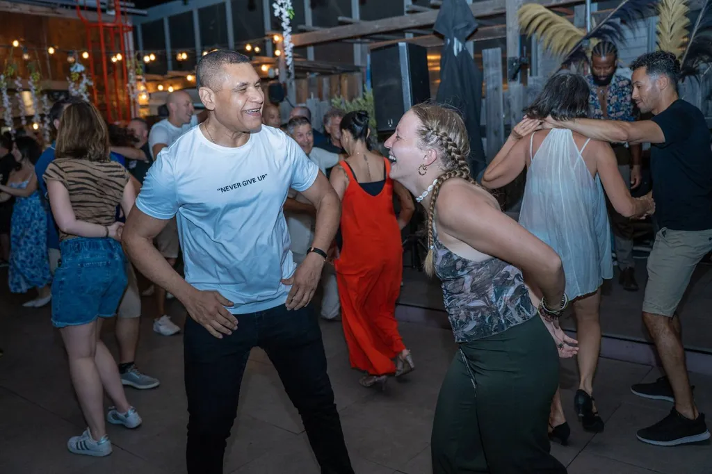 LATINO VIBES sur le rooftop du MS CLUB – Tous les dimanches & lundis avec SBK Marseille (location)