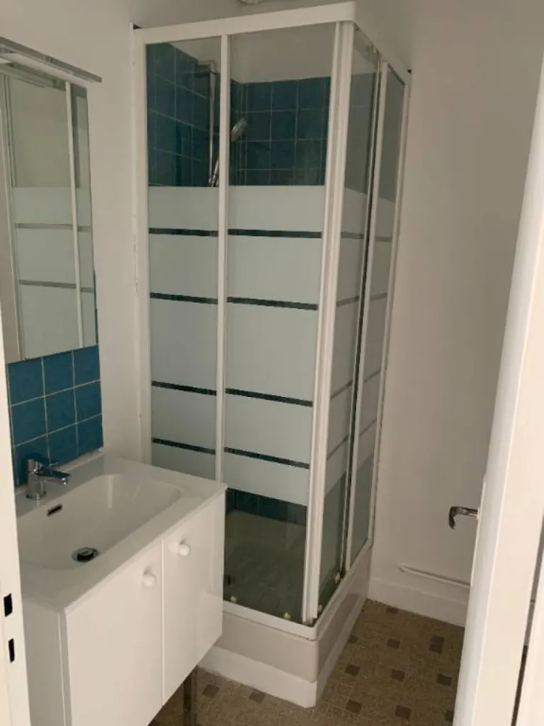Disposant d'une terrasse de 18m²