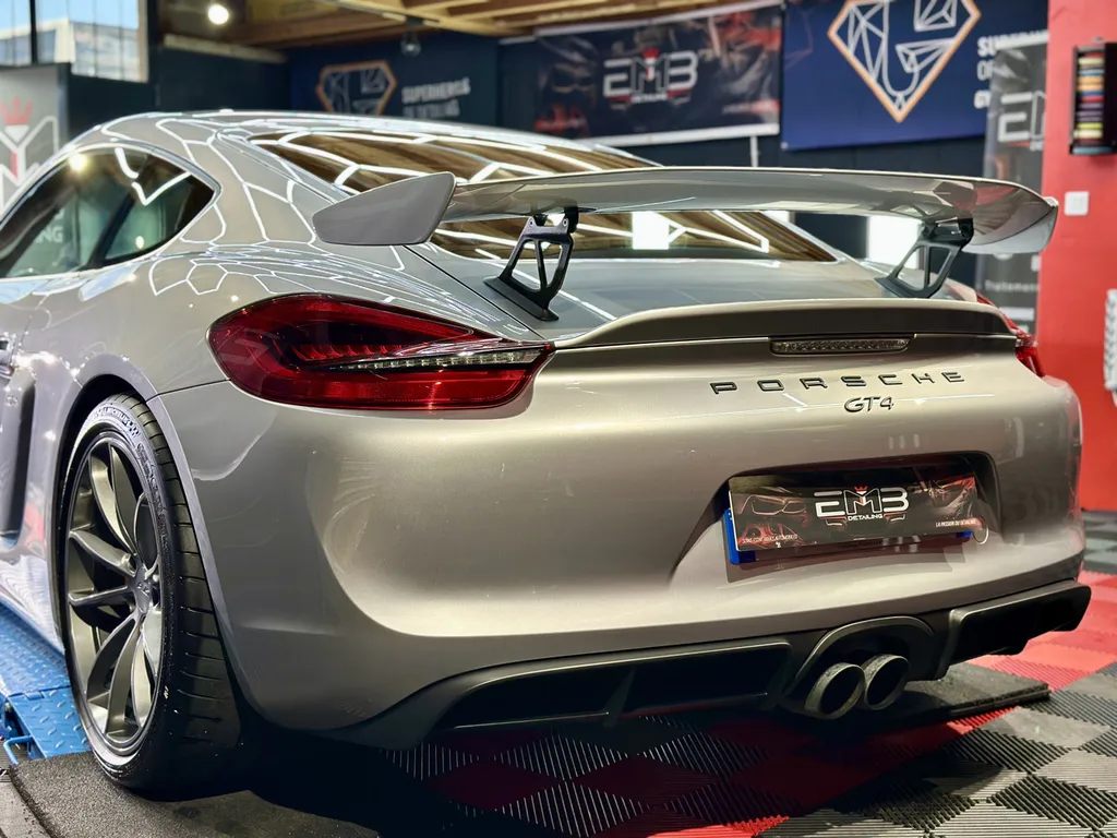 Protection carrosserie sur Limonest spécialiste porsche GT4