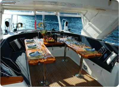 Transfert Crew Yacht avec chauffeur privé premium pour déplacements professionnels et séminaires en Provence