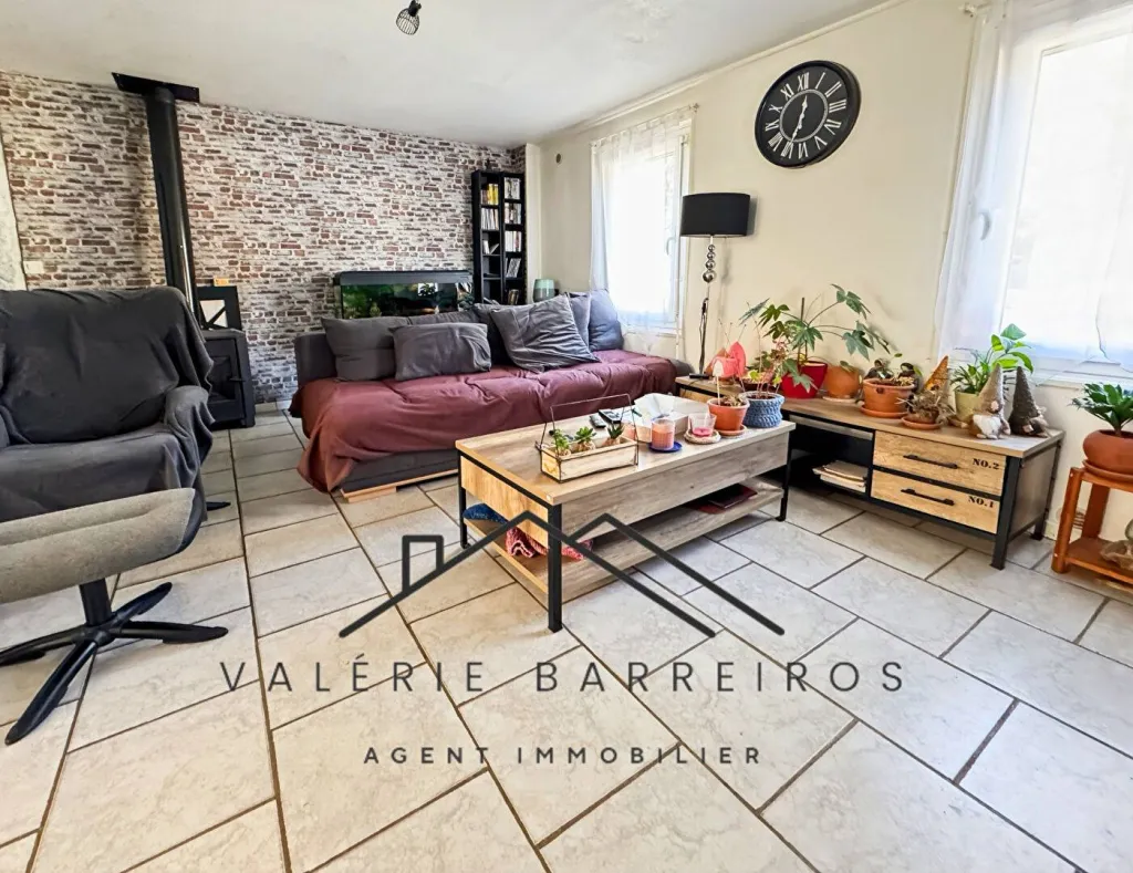 A saisir maison ancienne de 140 m² édifiée sur 964 m² de terrain sur la commune de ELBEUF