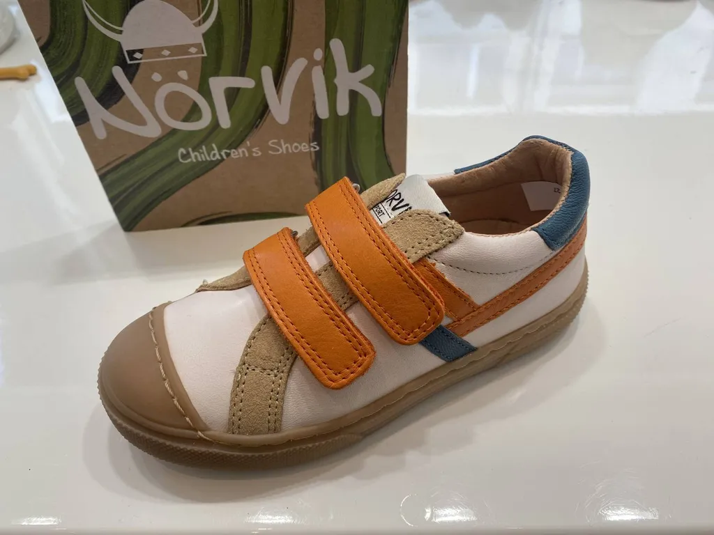 chaussure Garçon rocbuste à velcro près d'Izon