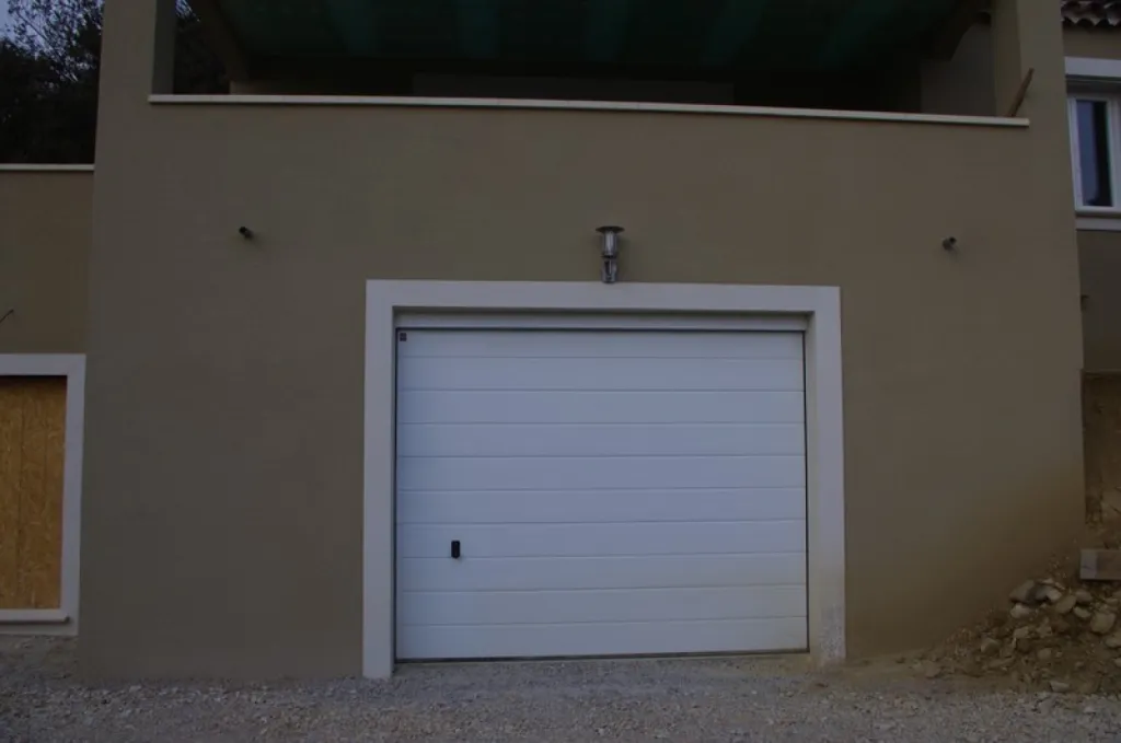 Porte de garage sectionnelle Vaucluse  