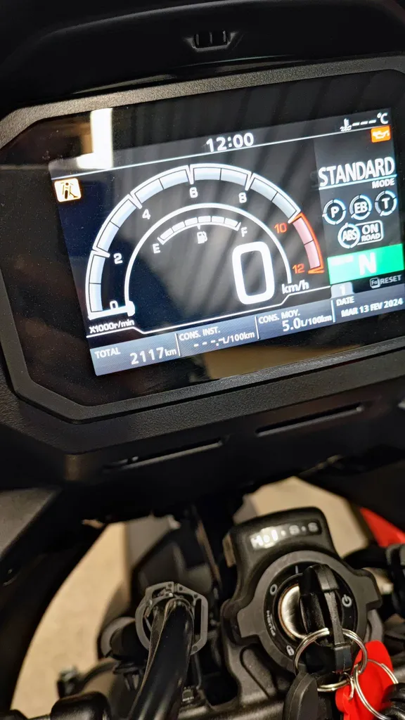HONDA XL 750 TRANSALP DU 11/2023 AVEC 2150 KM