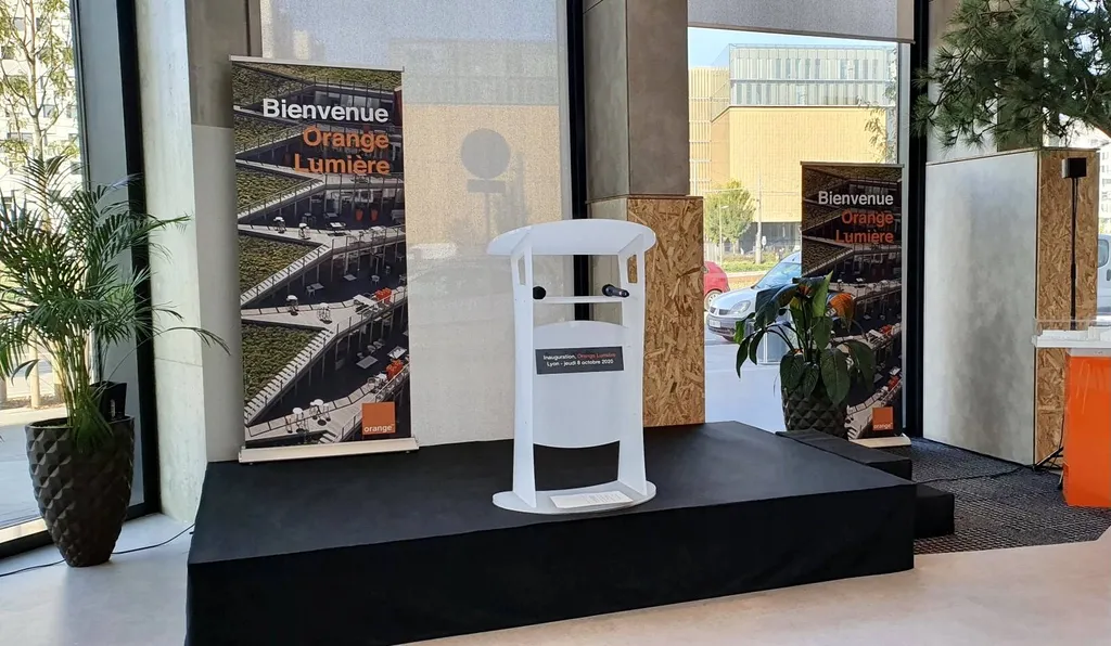 Location d'estrade pour une conférence de presse à Lyon