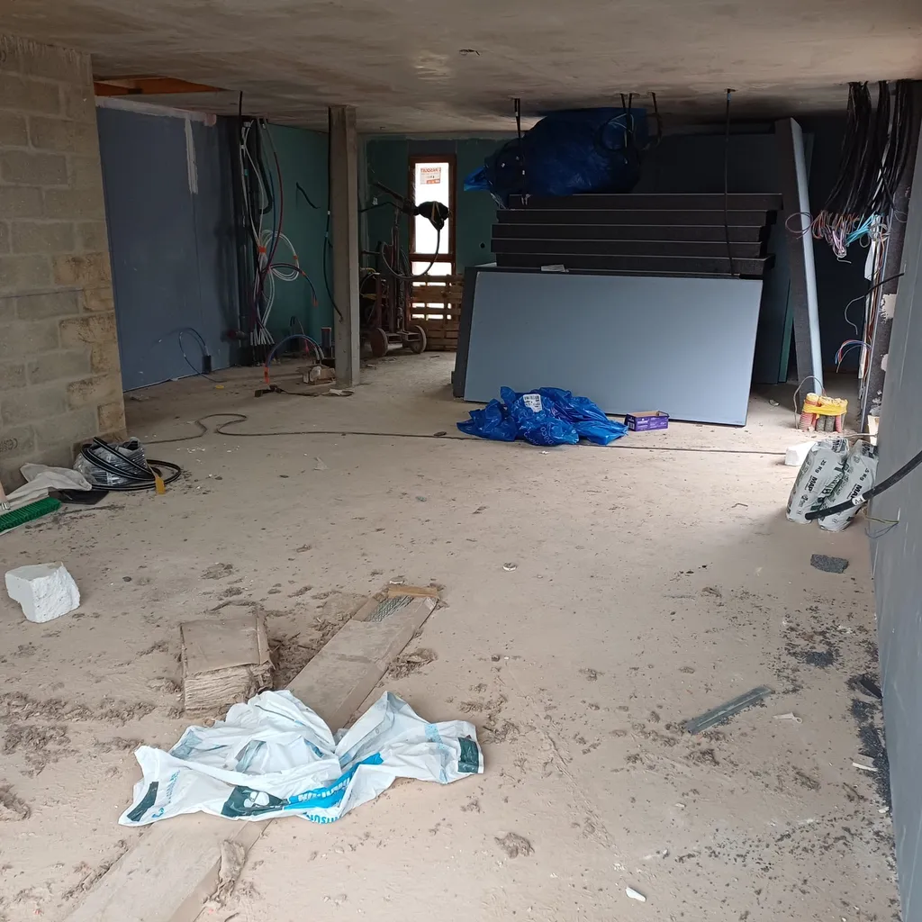 Nettoyage complet de 5 bâtiments avec évacuation des gravats et remise en état de chantier à Sannois 95110