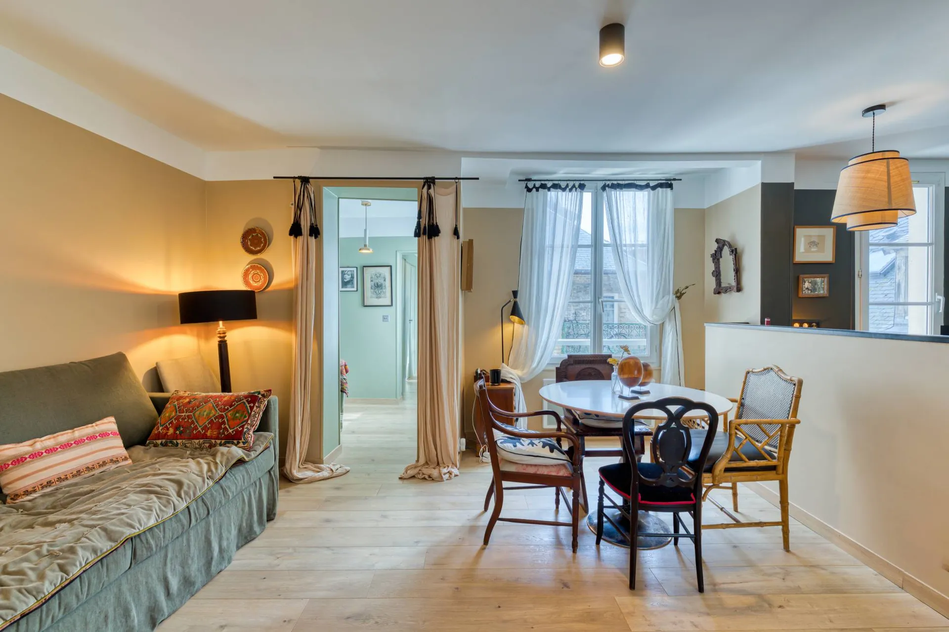 Beau Duplex rénové de 87.35m² Carrez sur cour au cœur de Dieppe, Normandie.