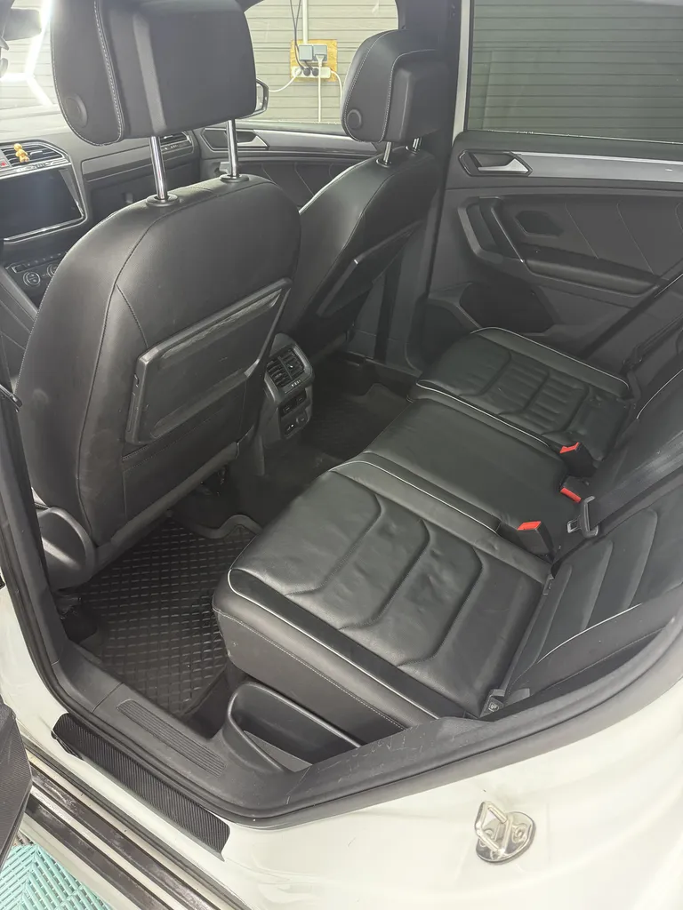 TIGUAN R LINE 2.0 BI-TDI 240 CHV/ BOITE AUTO / TOIT OUVRANT/ DISCOVER PRO/ SIEGE ELECTRIQUE/ ATTELAGE ELECTRIQUE/ COFFRE ELECTRIQUE