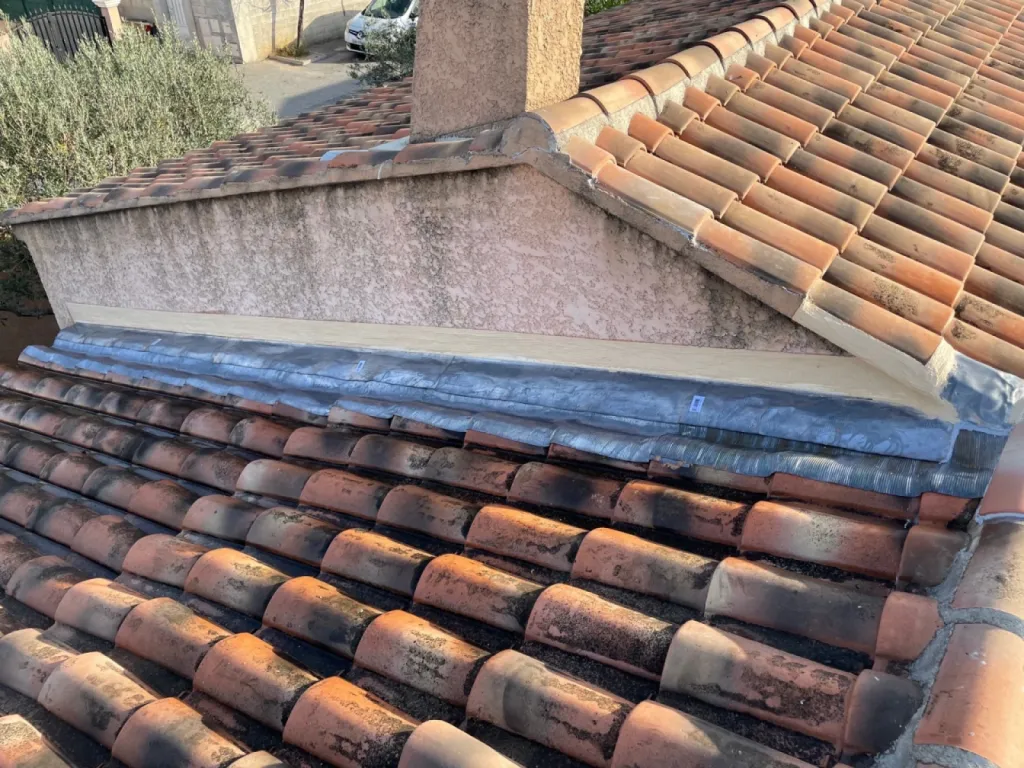 Solin en plomb terminé sur Martigues