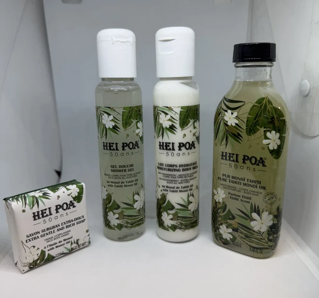 LES ESSENTIELS DE LA TROUSSE EDITION SPECIALE 50 ANS D'HEI POA A LA PHARMACIE PANETTA 13012 