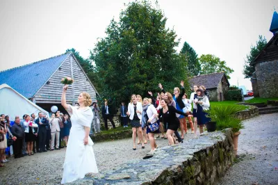 Votre Wedding Planner pour organiser un Mariage inoubliable sur le Thème Guinguette dans un joli domaine en Normandie