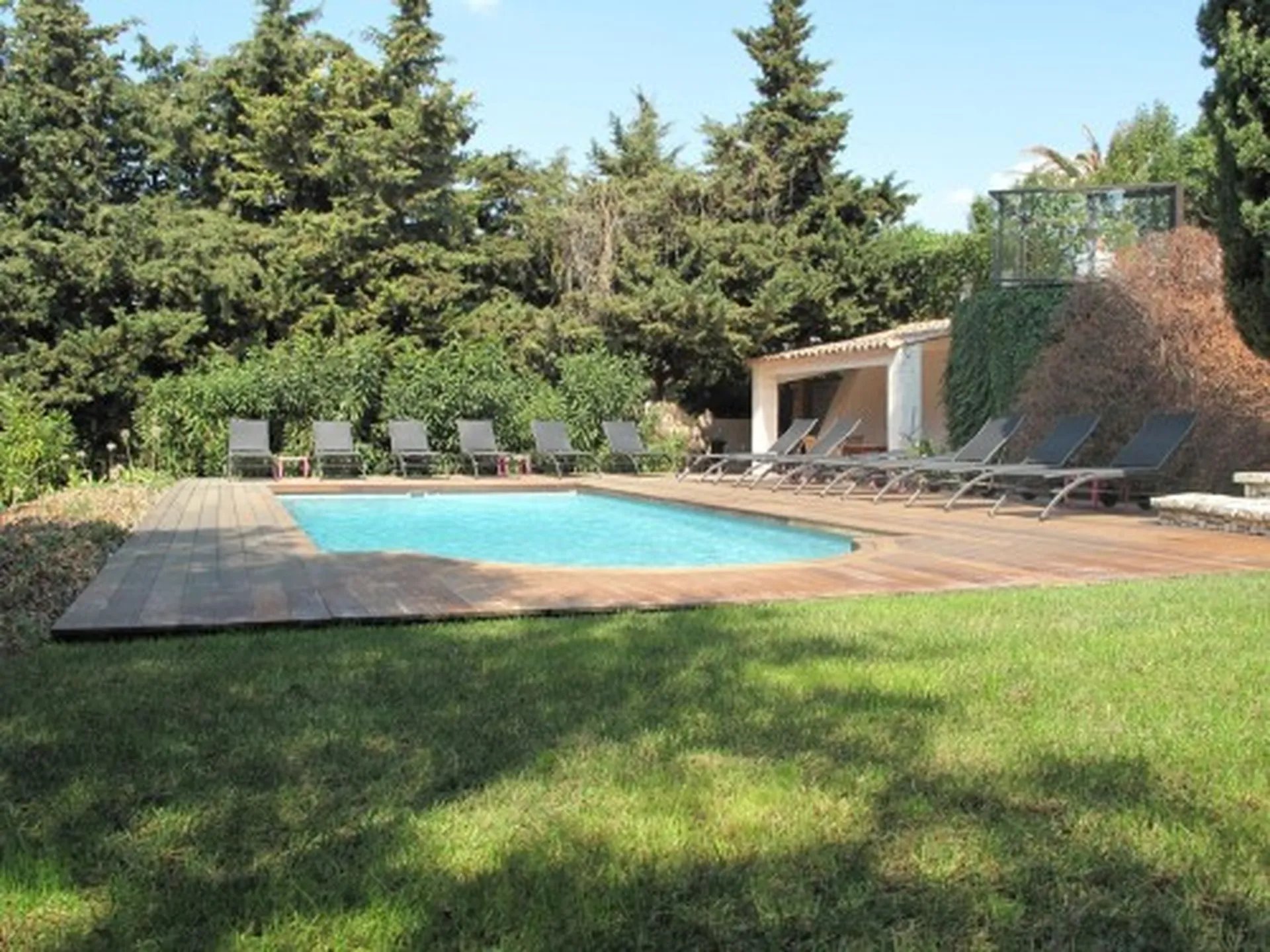 CASSIS VENTE maison proche centre avec vue mer et piscine, prestations haut de gamme