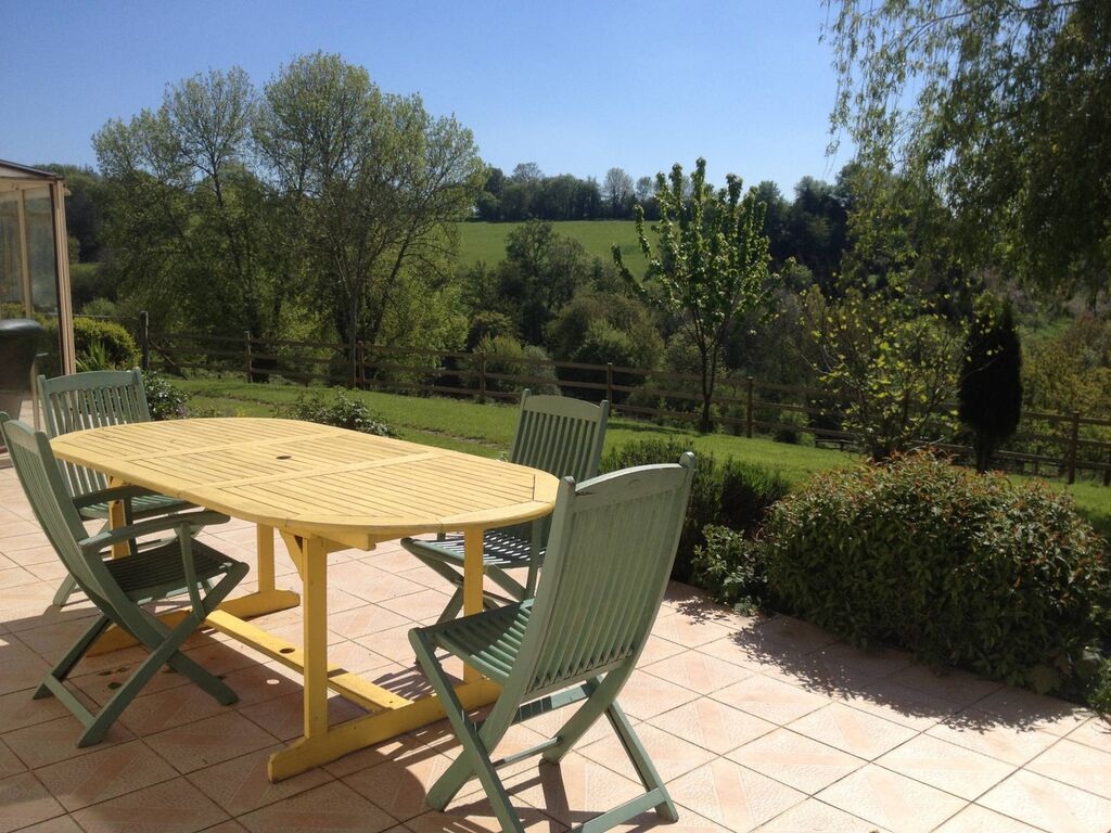 Vous rechercher une petite ferme de 6ha avec un box dans le Pays d'Auge 14.